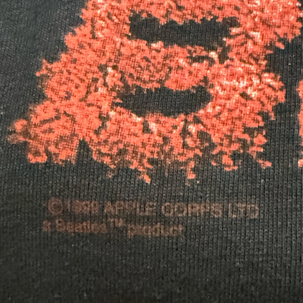 Vintage The Beatles Stg Peppers Lonely Hearts Club  Band Tee Y2K. NWOT - Picture 6 of 8